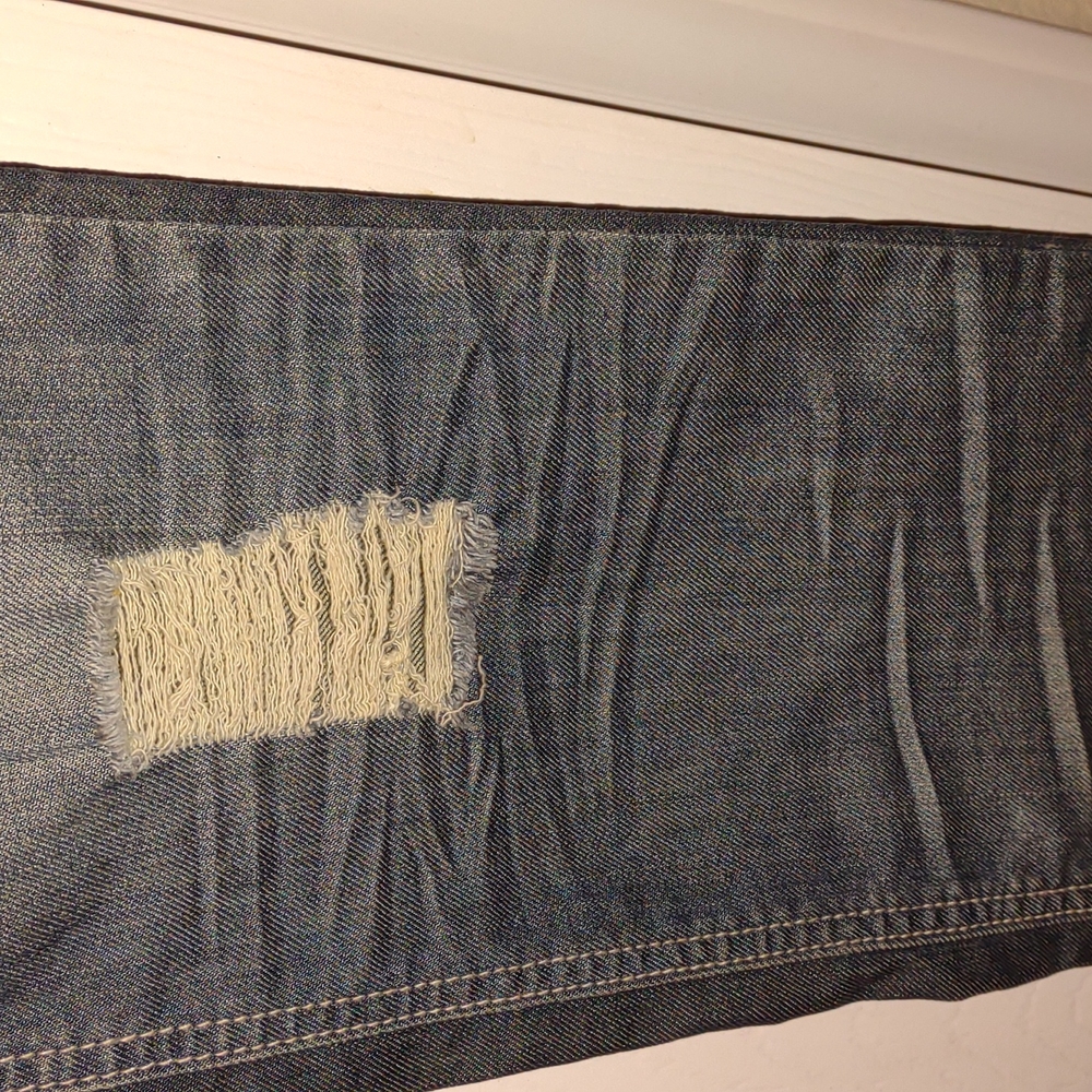 YNQ 9 Distressed Jeans - Picture 3 of 15
